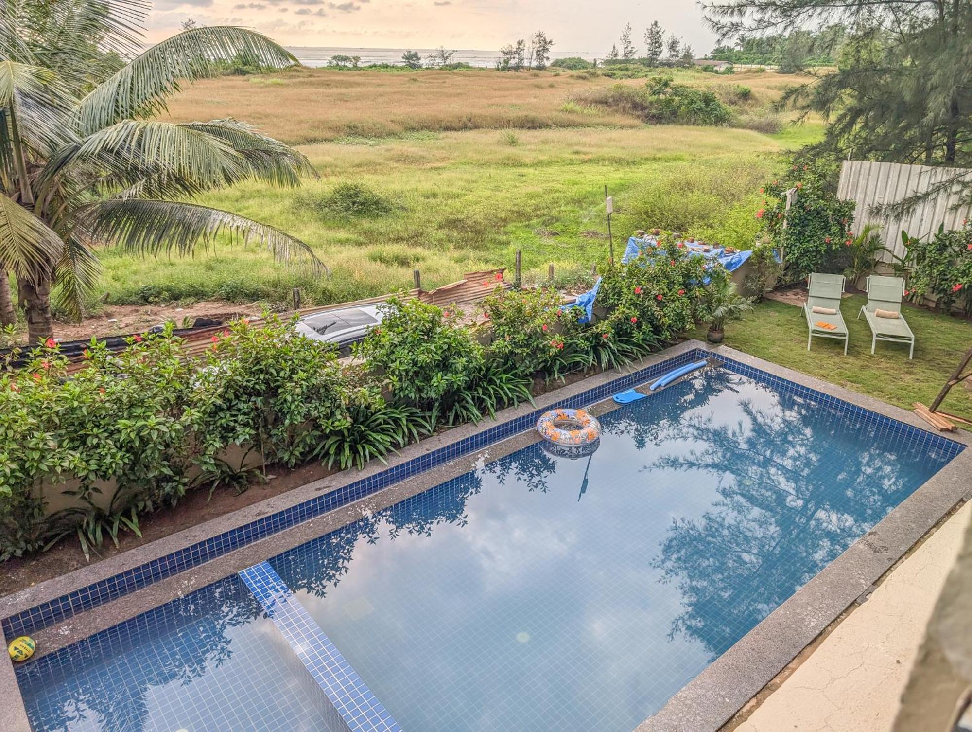 Beach Villa Morjim Extérieur photo