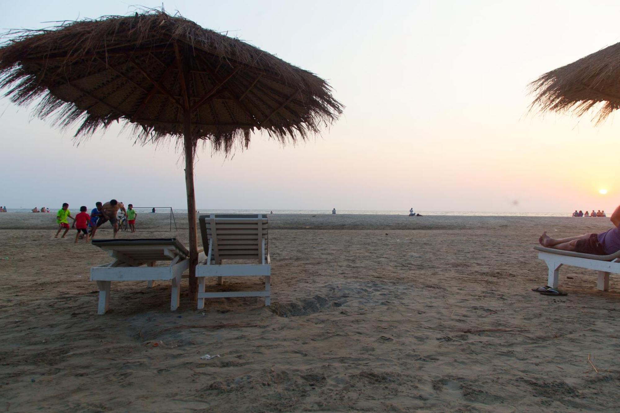 Beach Villa Morjim Extérieur photo
